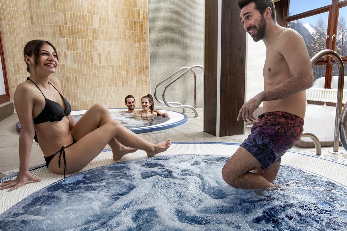 Hotel Sansicario Majestic تْشيسانا تورَنيسي المظهر الخارجي الصورة